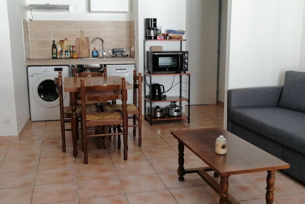 Appartement T2 6 Couchages. Plein Centre à Ax-les-Thermes Extérieur photo